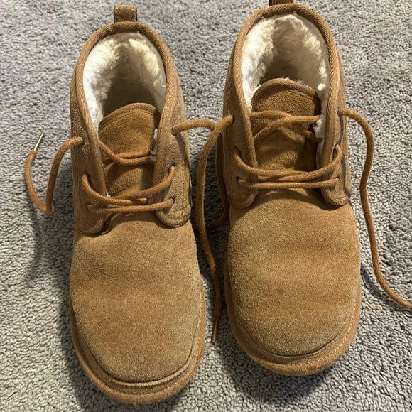 UGG Kids' Neumel Tasman Boot in Chestnut size 5 - Picture 1 of 6